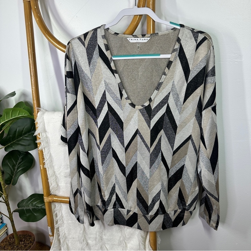 Trina Turk Black and Grey Chevron Long Sleeve Top sz L
